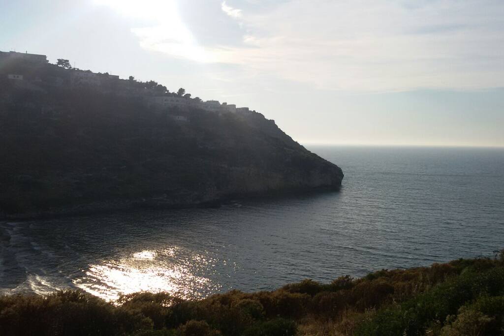Spiaggia di Procinisco (sulla sinistra rispetto alla casa)