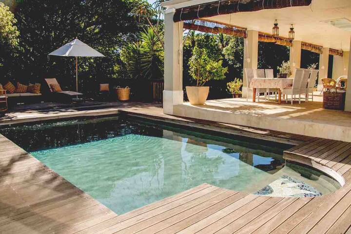 Lovely family home with pool *no loadshedding* gallery image 2