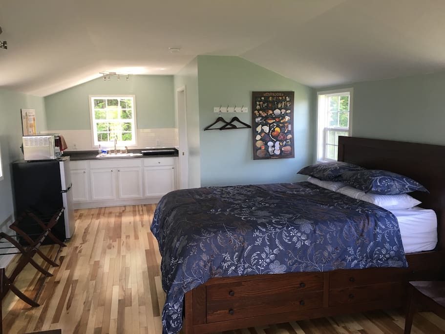 Hickory floors and Amish built oak furniture; queen bed with optional folding beds (not shown)