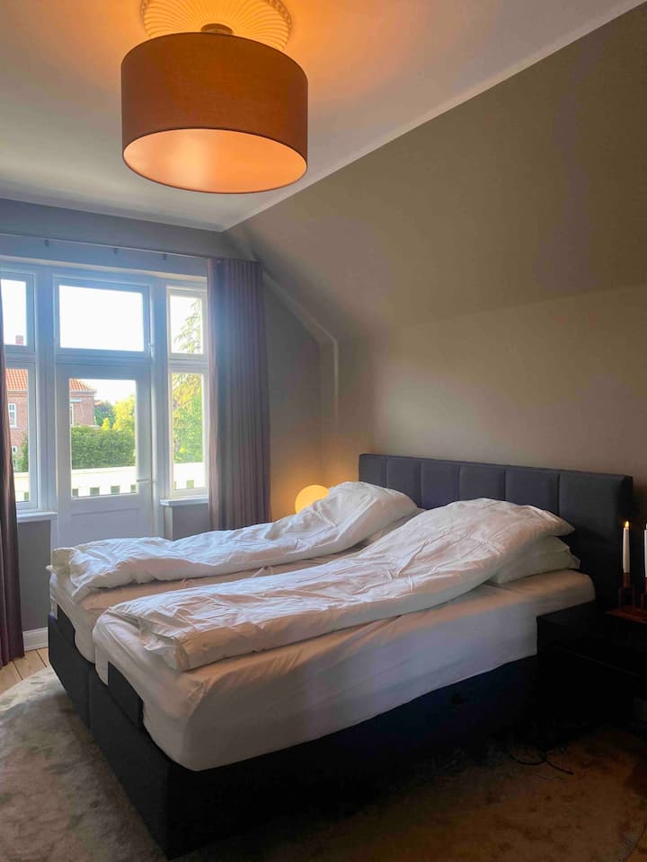 Soveværelse 1 (kitanda kikubwa)