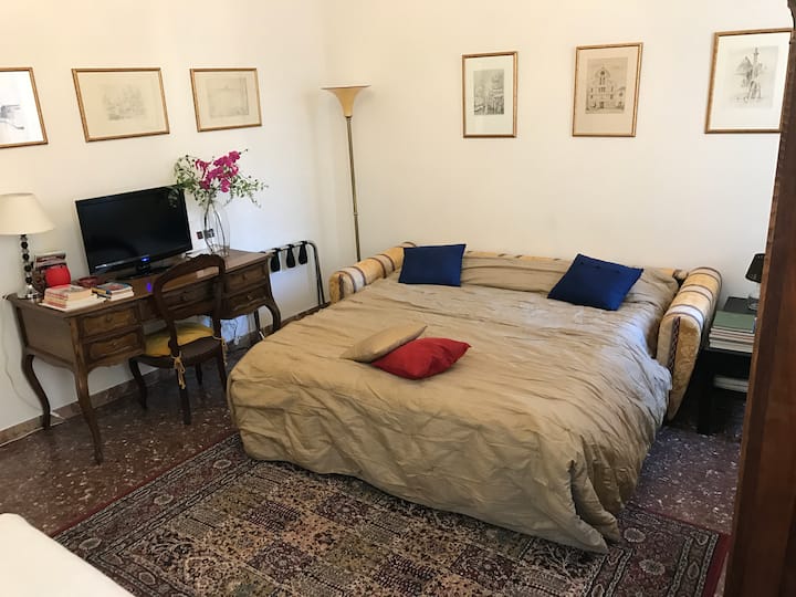 SALOTTO/LETTO (голямо единично легло/sofà )