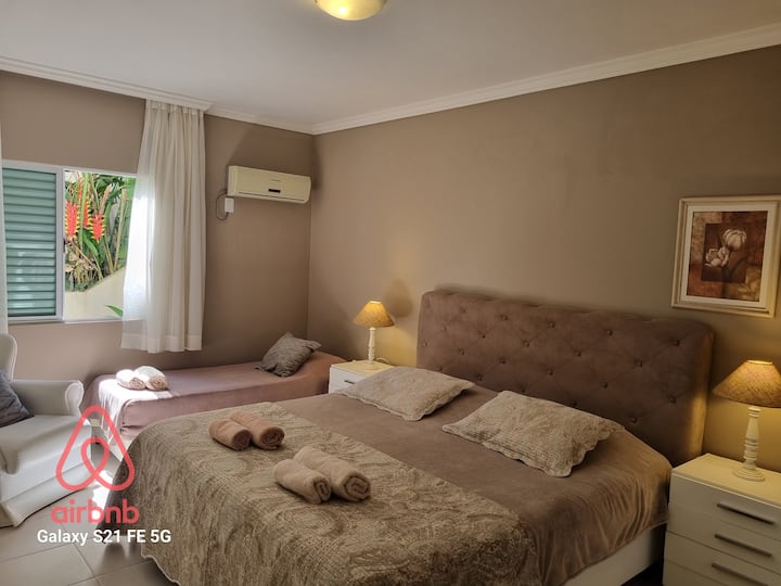 Bedroom 5 (king bed and single bed) 