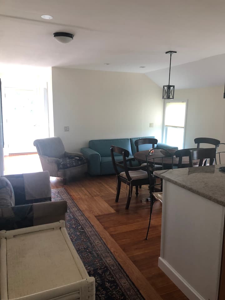 The Tides: Upper Apt. - Block Island, RI