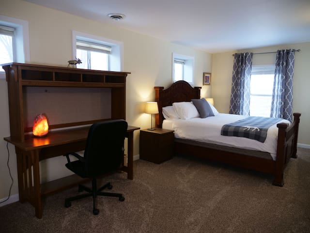 Spacious room a short drive from MOA and airport