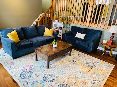 Popular Airbnb listing: *Hot Tub*WoodStove*Firepit*Canoe*Kayaks*Paddlebrds in Muskoka
