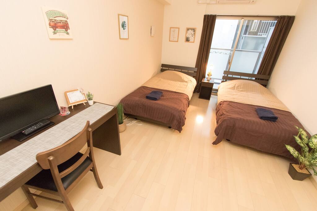 Room C1/2