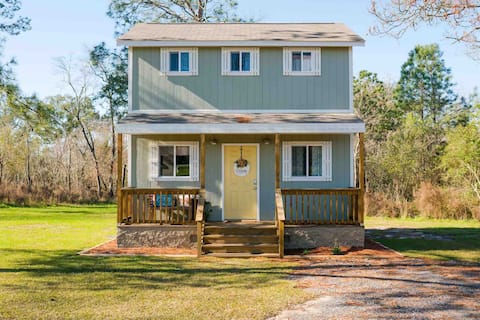 Tiny Farmhouse in charming Fitzgerald