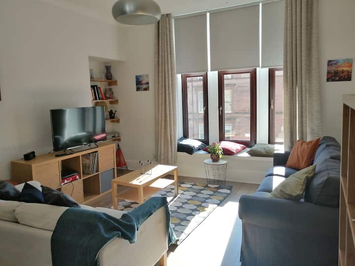 NICE 2 BED FLAT IN GLASGOW WEST END