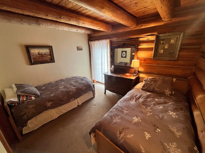 חדר השינה למטה