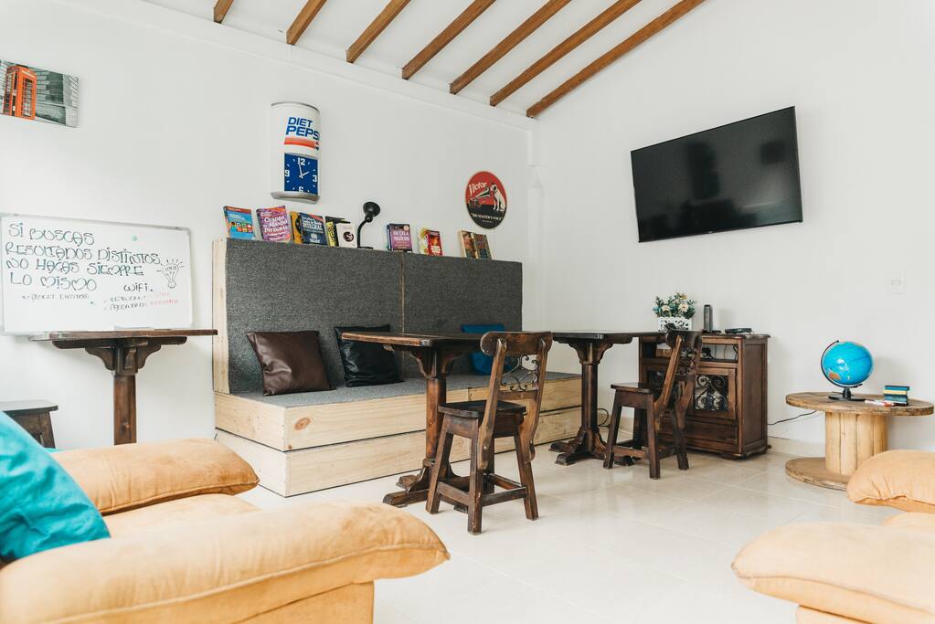 Living room and coworking space!