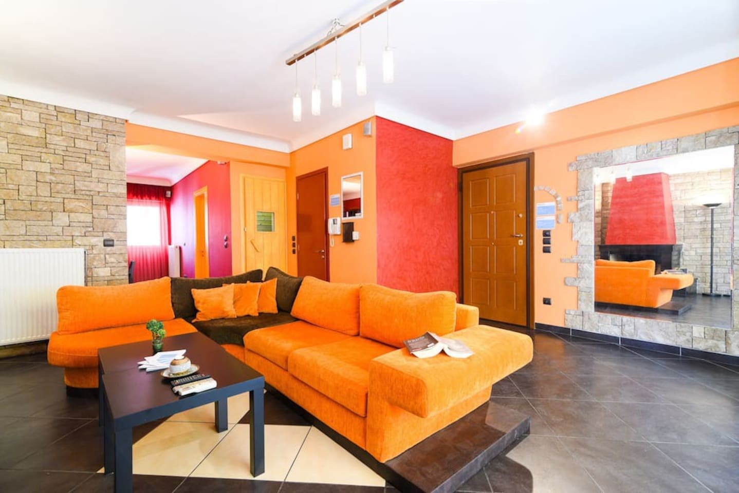 Piraeus Oasis Jacuzzi Sauna 2nd Floor Wohnungen Zur Miete In