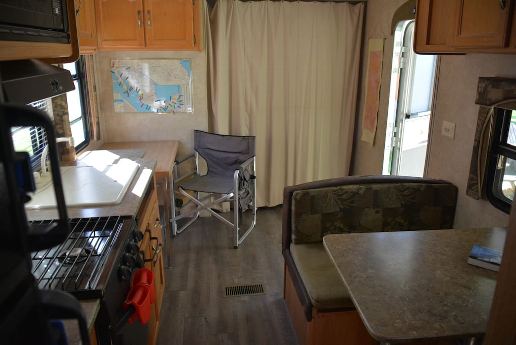 Writing desk or computer station