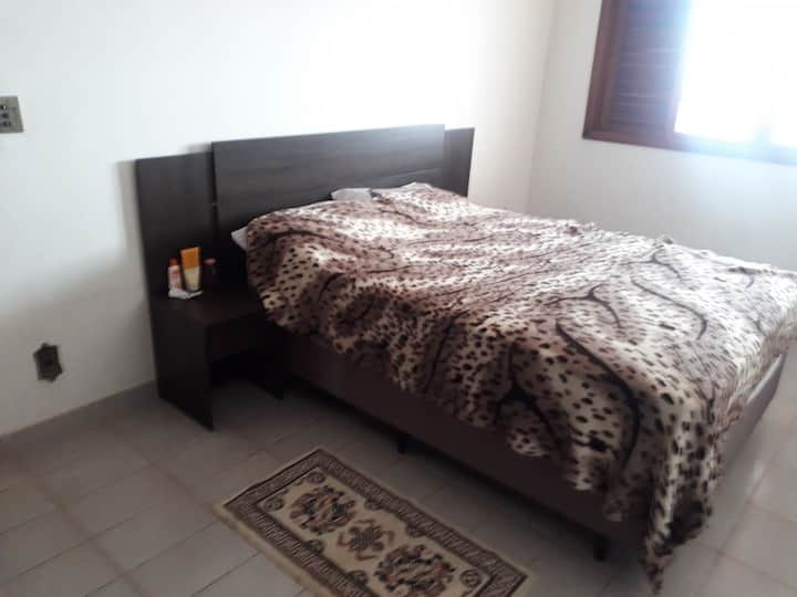 Апартман на втор кат со телевизор и минибар 