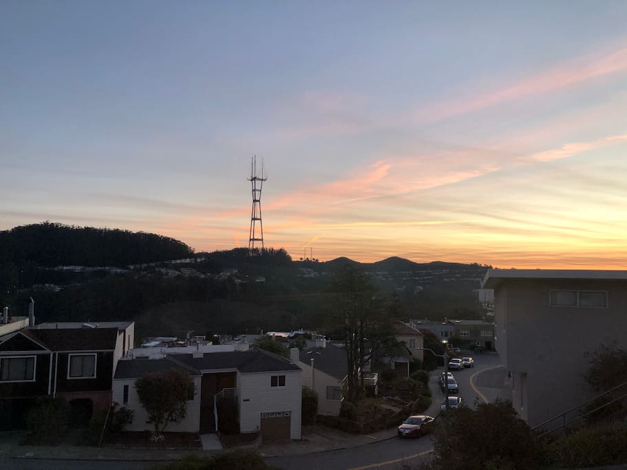 Also make sure not to miss the amazing sunrises over Twin Peaks and Sutro tower.