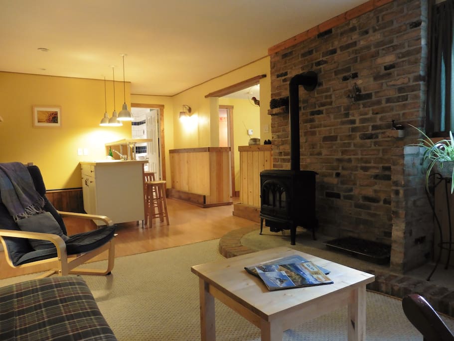 Spacious living are with gas fireplace