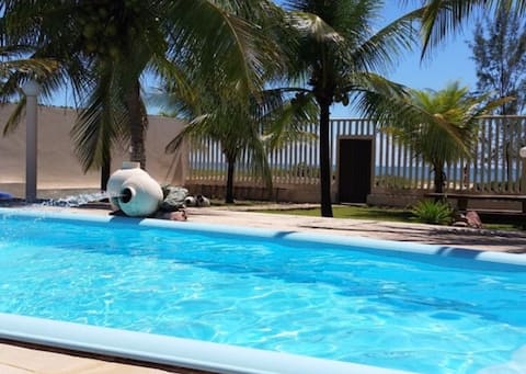 HOUSE FRONT TO THE SEA WITH POOL