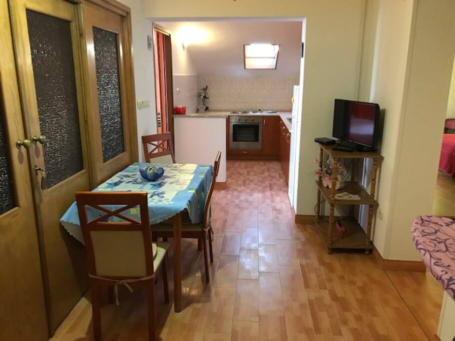 kuhinja s blagovaonicom