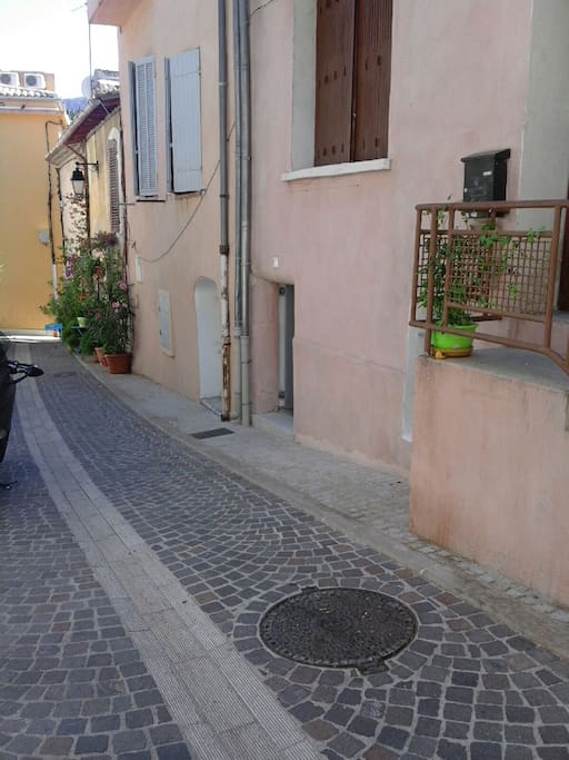 L'entrée du studio