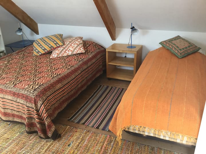 Креветите во спалната соба 3 (на горниот кат)