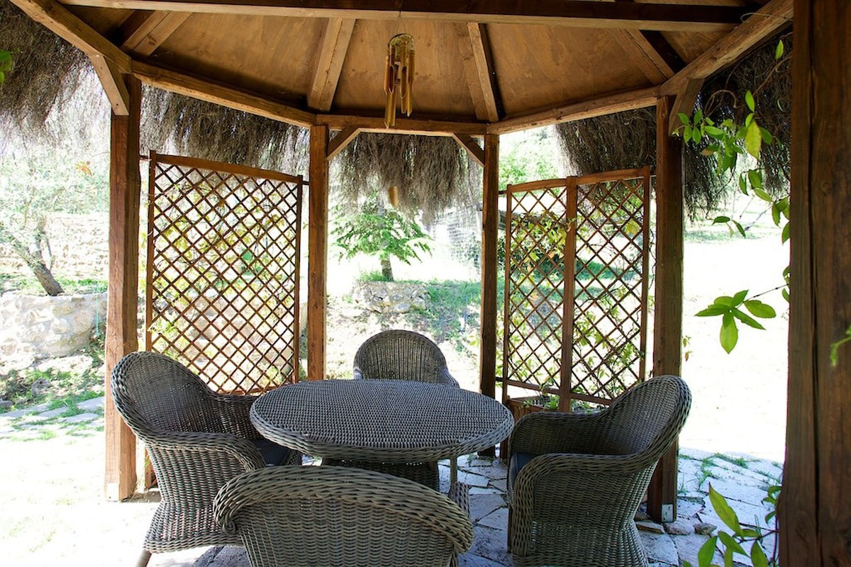 Airbnb con migliori performance: Villa Ginestra swimming pools S.p.A. summer/winter.Sea a Gavorrano