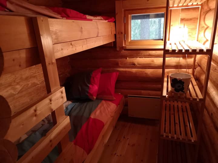 Hay dos áreas tranquilas para dormir en la planta baja.