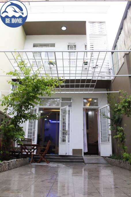 Front of Kun House. It's terrific to have space and such an at-home environment for enjoying this great town