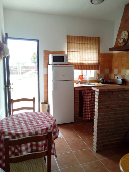 Cocina y entrada
Kitchen and entrance