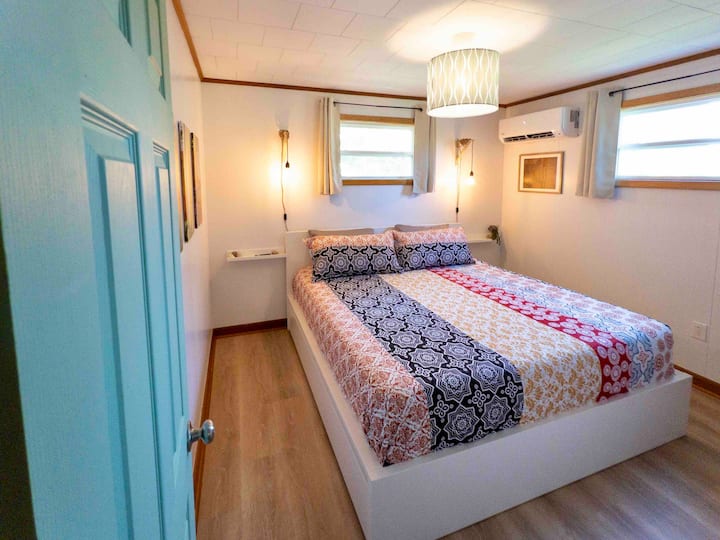 Habitación tamaño king perfecta para cualquier persona, porque todos somos reales de corazón ♥️ 