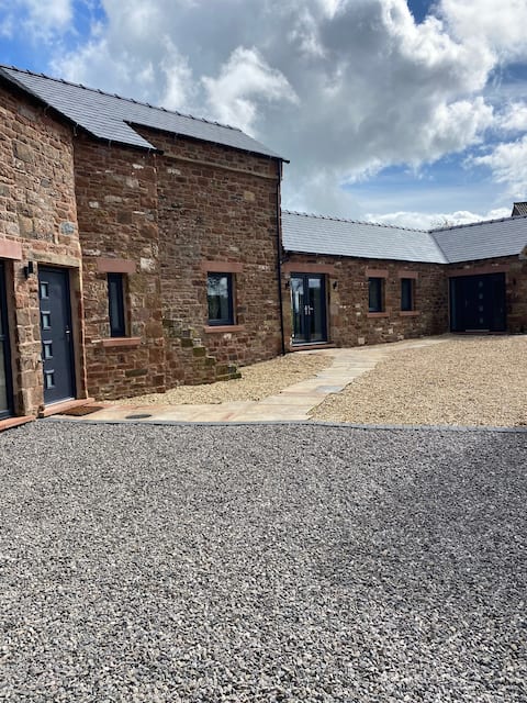 Countryside barn conversion w/optional hot tub