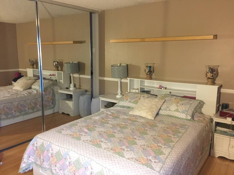 Bedroom - Queen Bed
