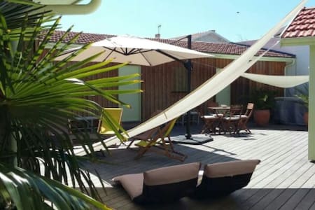 CHAMBRE TYPIQUE  DU BASSIN .PETIT-DÉJEUNER+2 VÉLOS