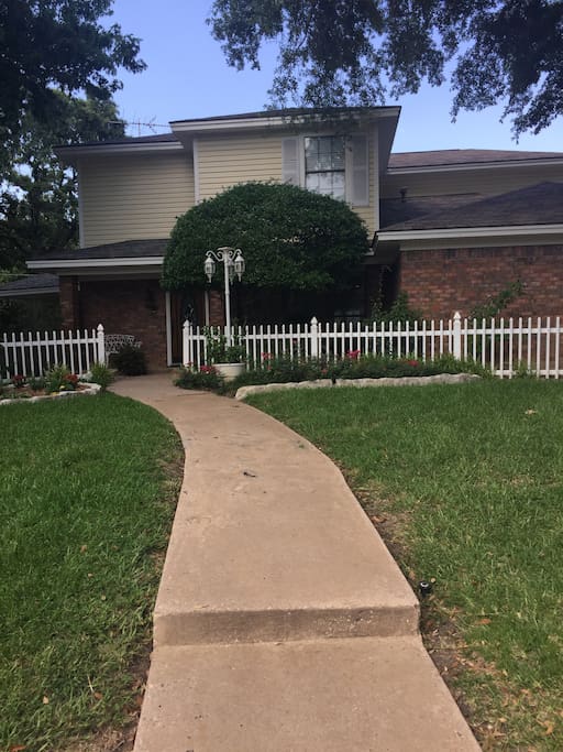 Quiet, safe cul de sac with lots of parking & awesome neighbors.