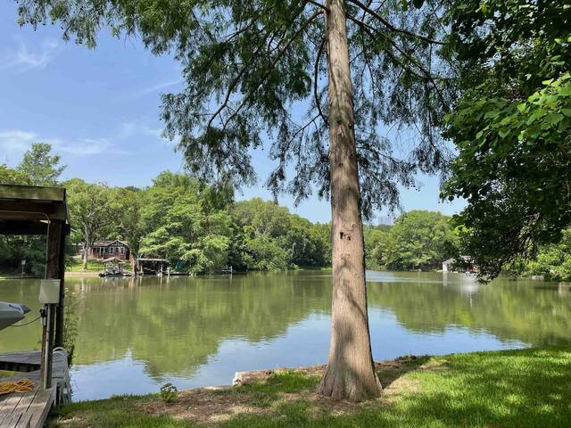 Lakefront on lake Austin with a Fantastic View gallery image 3