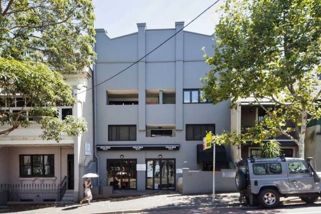 Unbeatable location, right in heart of Surry Hills.