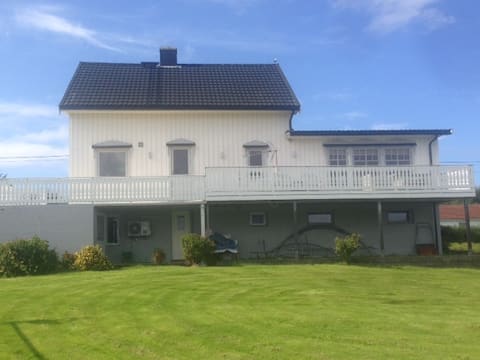 Fjørtofta idyll by the sea