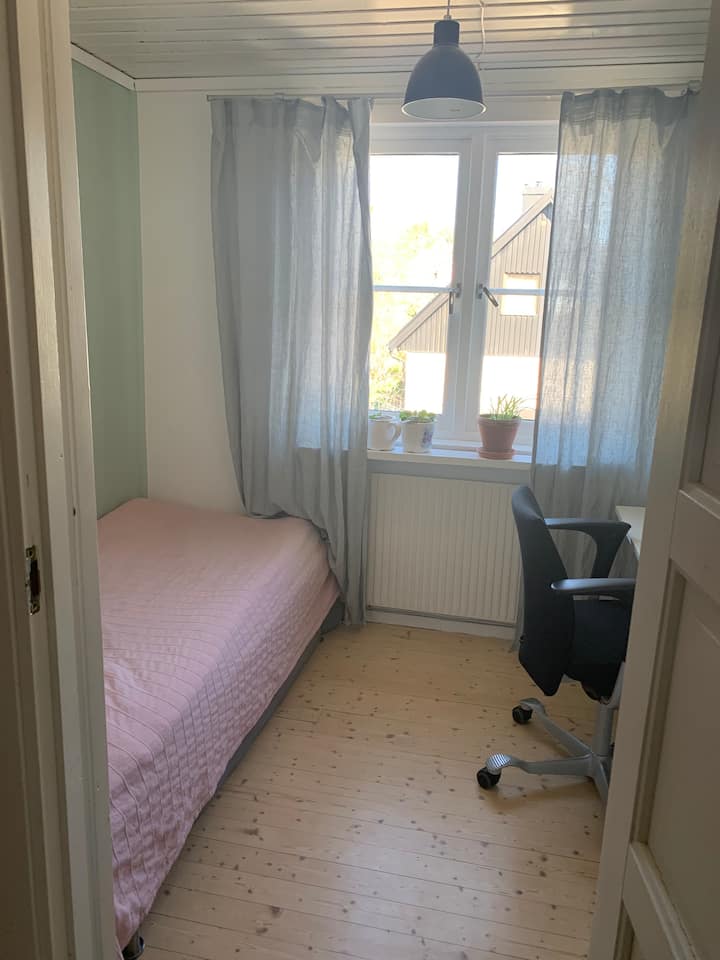 Საძინებელი 2, ერთადგილიანი საწოლი