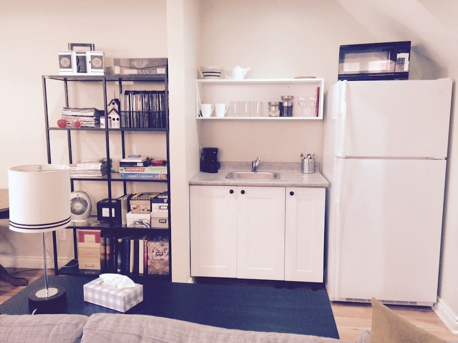 Fix a coffee or have a glass of wine and a snack with stocked kitchenette
