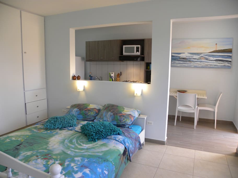 Bedroom and table to eat