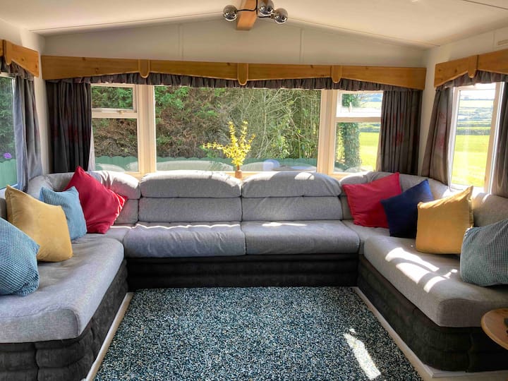 Idyllic, Tranquil, Spacious Carmarthenshire Lodge - Wales