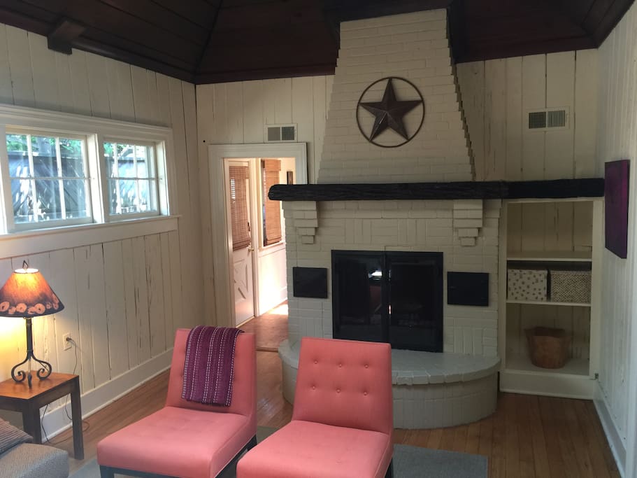Living Room with fireplace