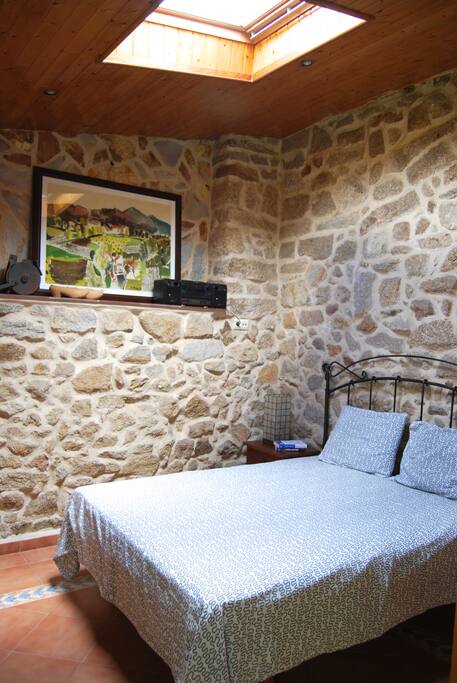 Amplia y comodísima cama de 1,50cm
