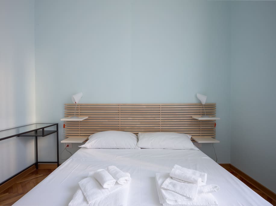 DOUBLE BEDROOM