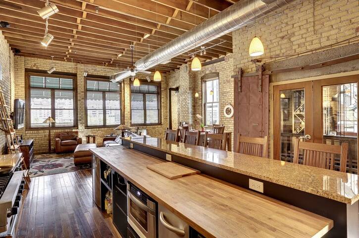 Private Capitol-View Retreat in Vibrant Lowertown gallery image 3