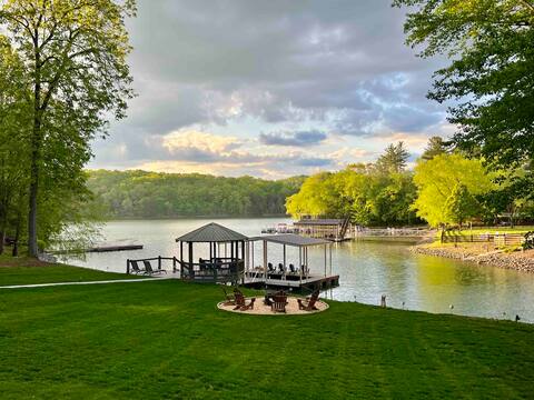 "Lakeside Cove" 3BR 3 bath home on Lake Chatuge!