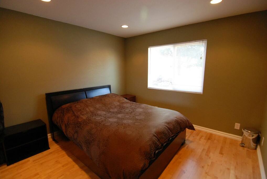 Guest bedroom