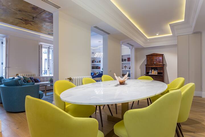 Designer flat in Madrid’s exclusive Salamanca area gallery image 2
