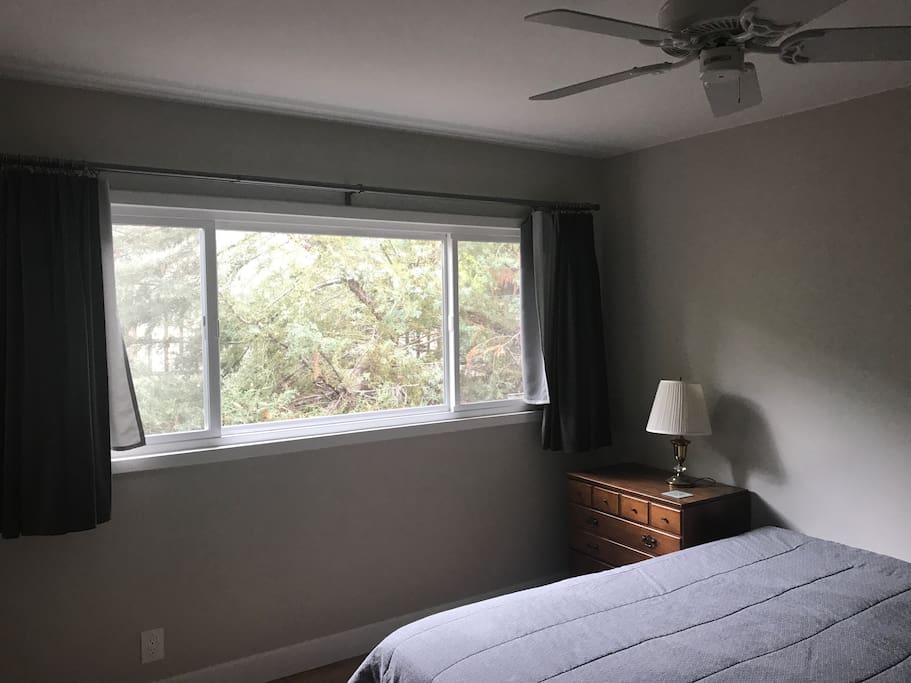 Guest bedroom