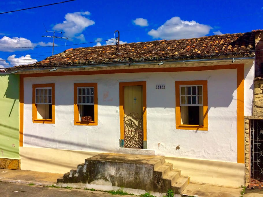 Uma casa genuinamente colonial, no coração do centro histórico de Sâo João del-Rei