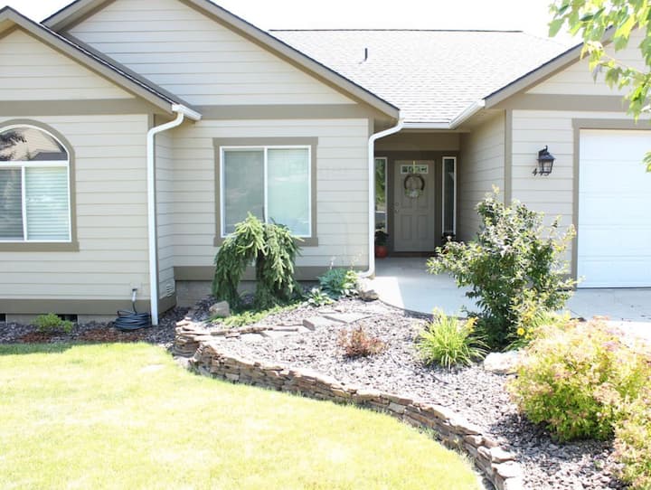 Family Friendly 5 bedroom/3 bath Home