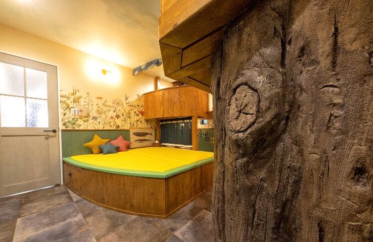 Holy House《karakuri yashiki）Free parking available gallery image 5